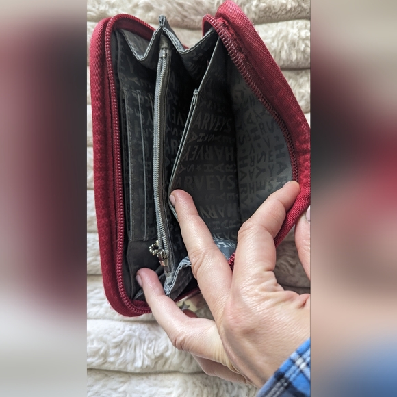 HARVEY'S Original Seatbelt Bag Wallet Crimson - Picture 2 of 5
